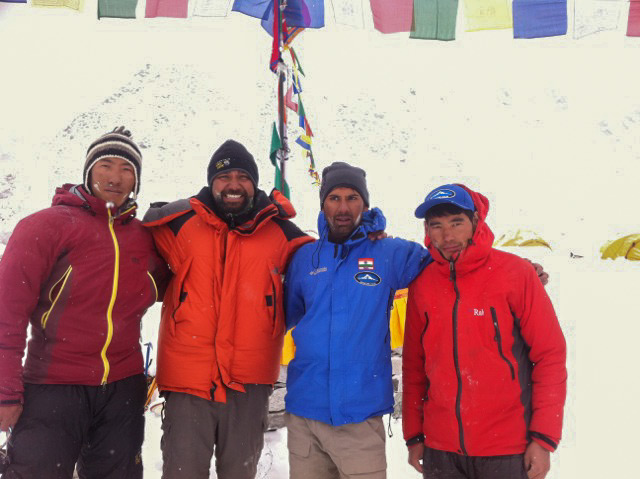 the trekking group